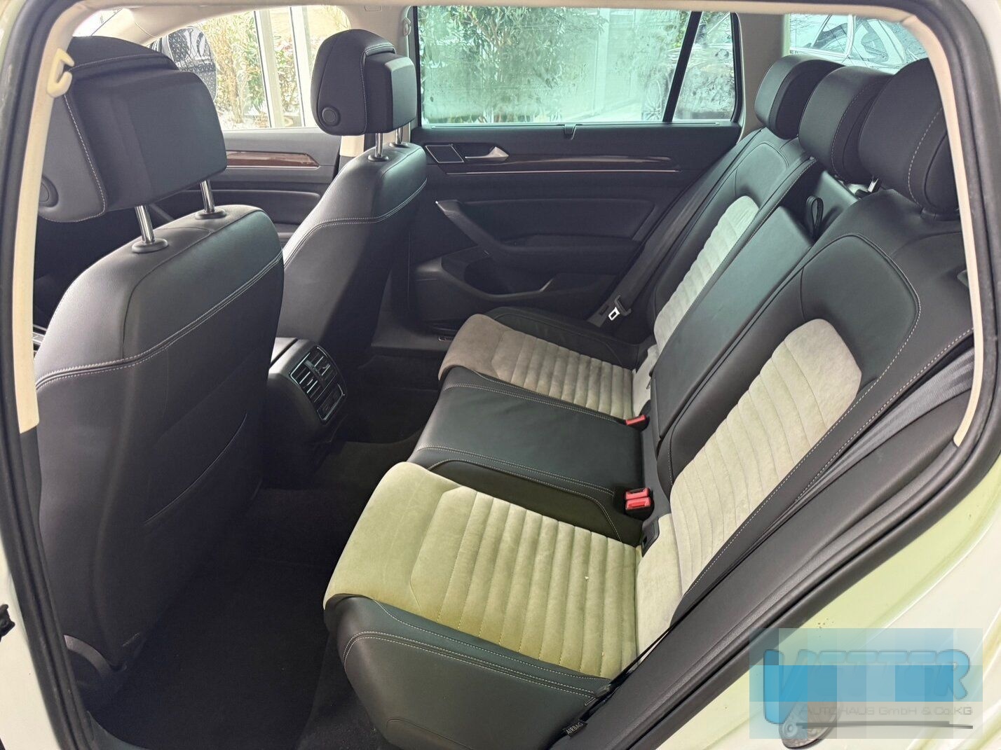 Volkswagen Passat Variant 2.0 TSI BMT Highline Navi*SHD*LED foto 7