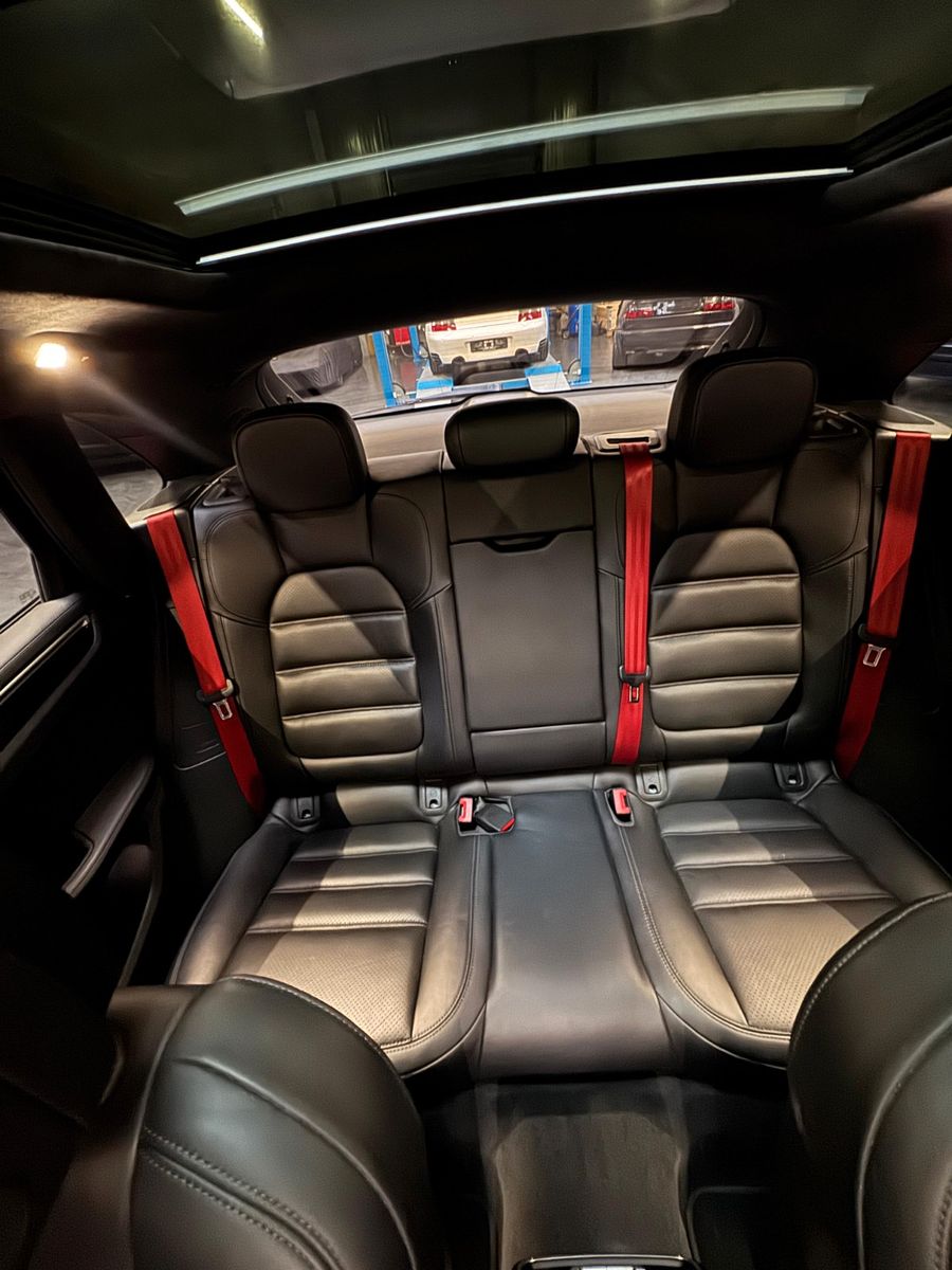 Porsche Macan Turbo mit Performance Paket foto 14