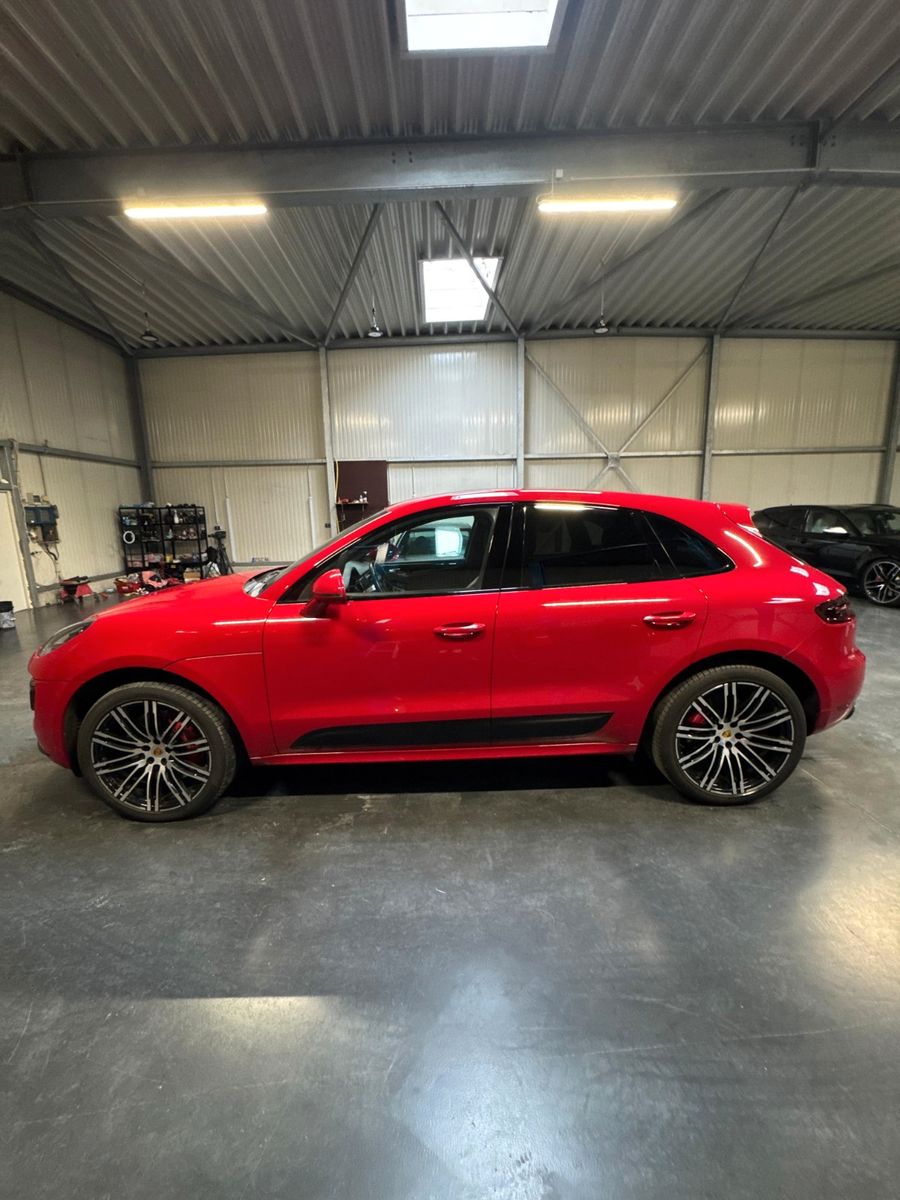 Porsche Macan Turbo mit Performance Paket foto 17