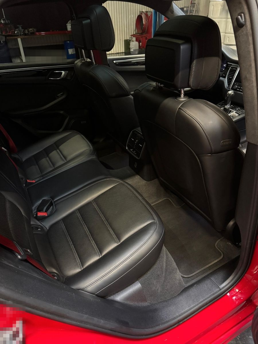 Porsche Macan Turbo mit Performance Paket foto 7