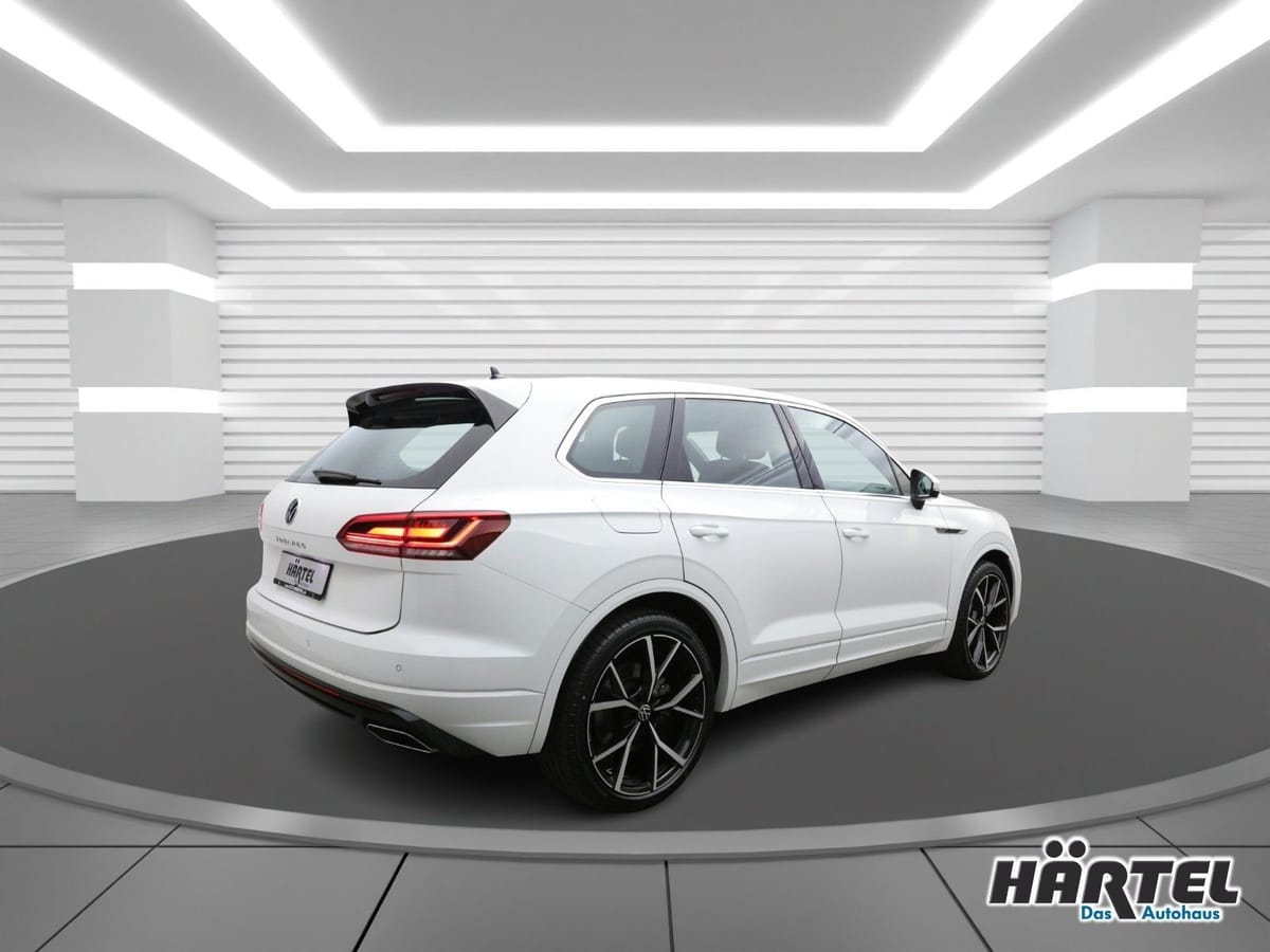 Volkswagen TOUAREG R-LINE 3.0 V6 TSI TIPTRONIC Sportpaket foto 3