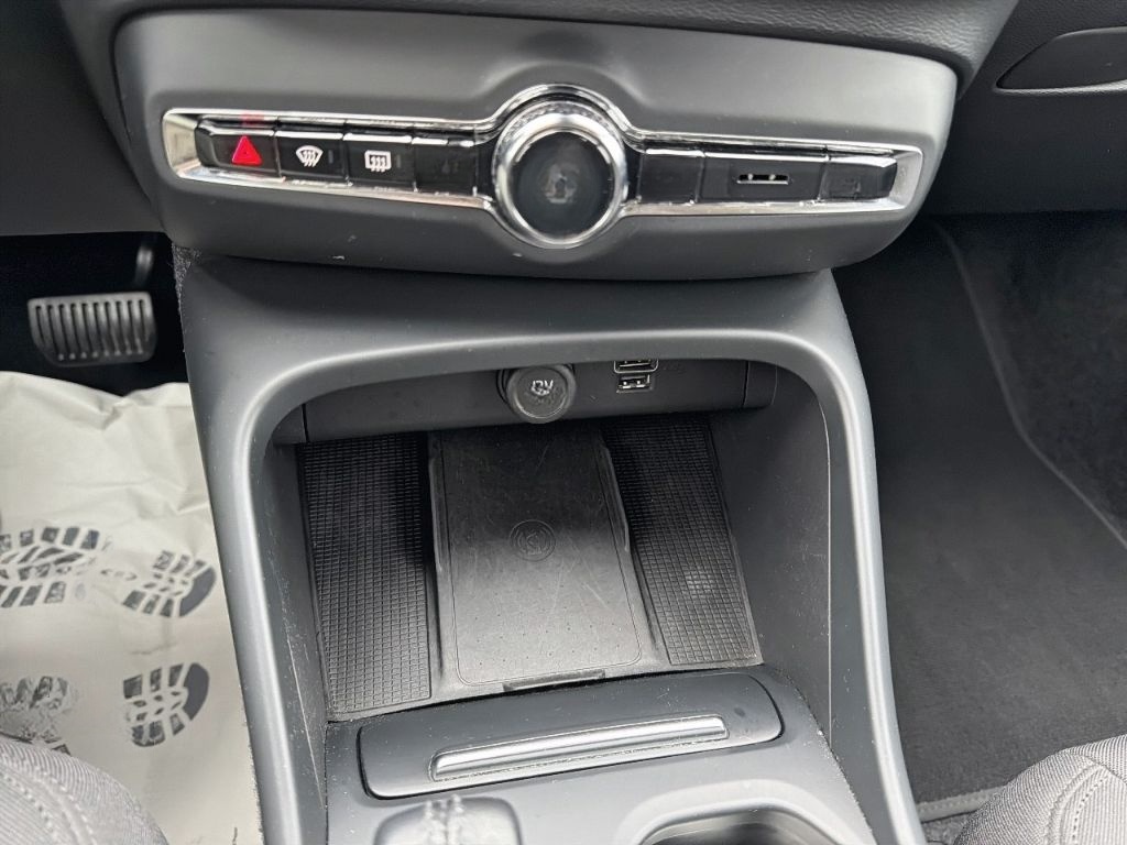 Volvo XC40 Momentum Pro 2WD Navi Digitales Cockpit Sou foto 14