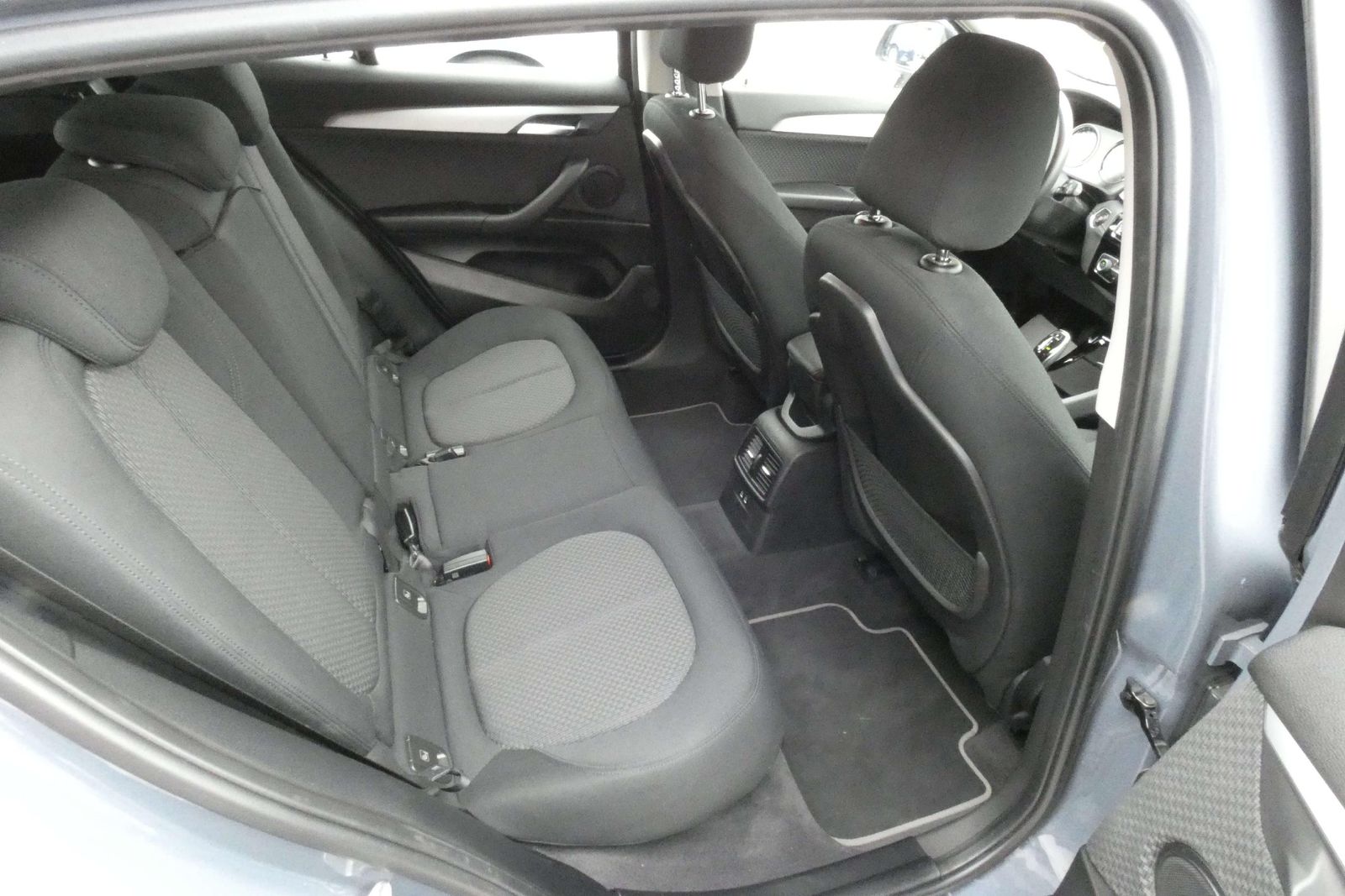 BMW X2 sDrive 18d Advantage guteAustattung,Werksgara foto 12