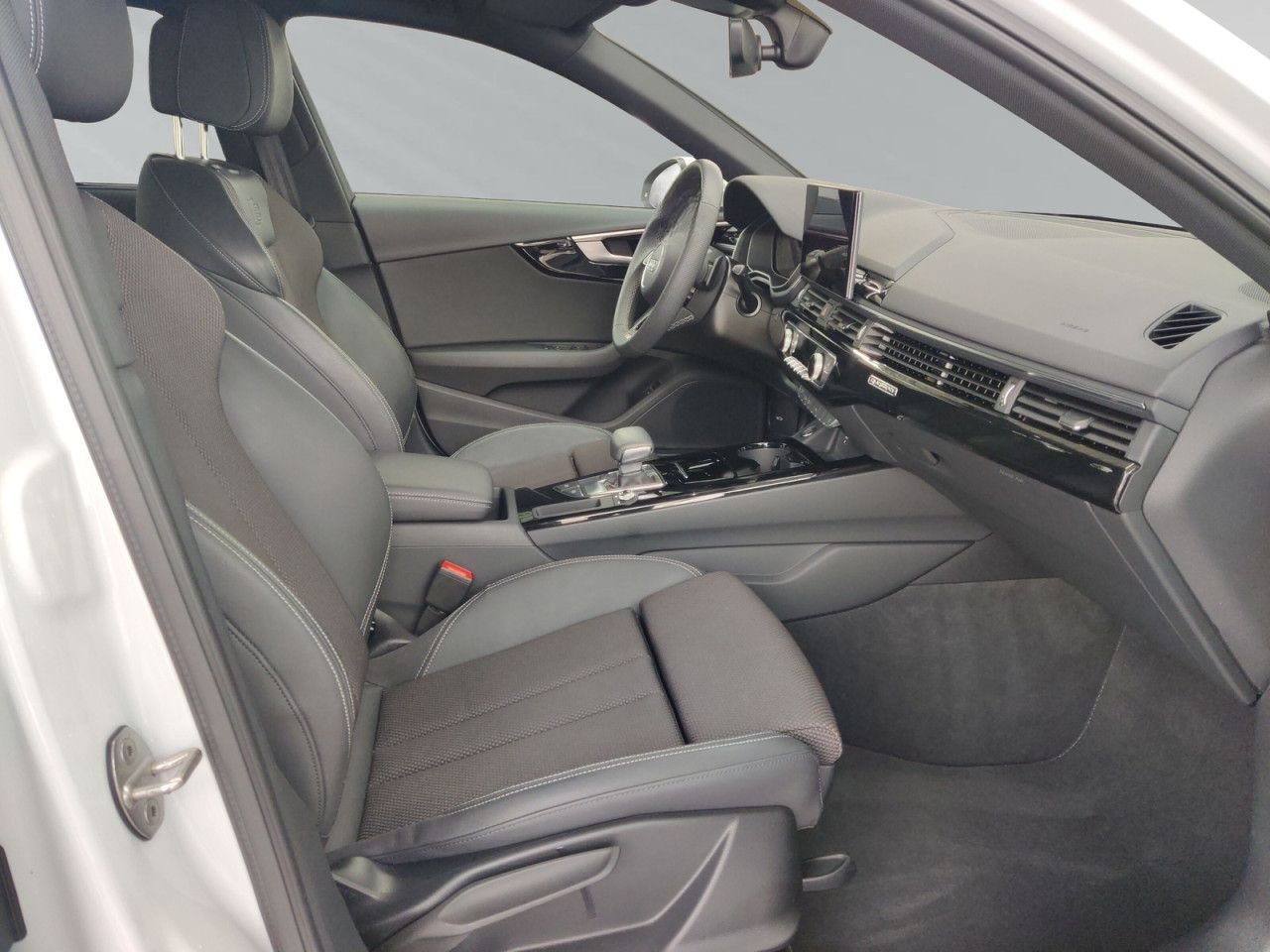 Audi A4 Avant S line S line 40 TFSI quattro 150(204) foto 9
