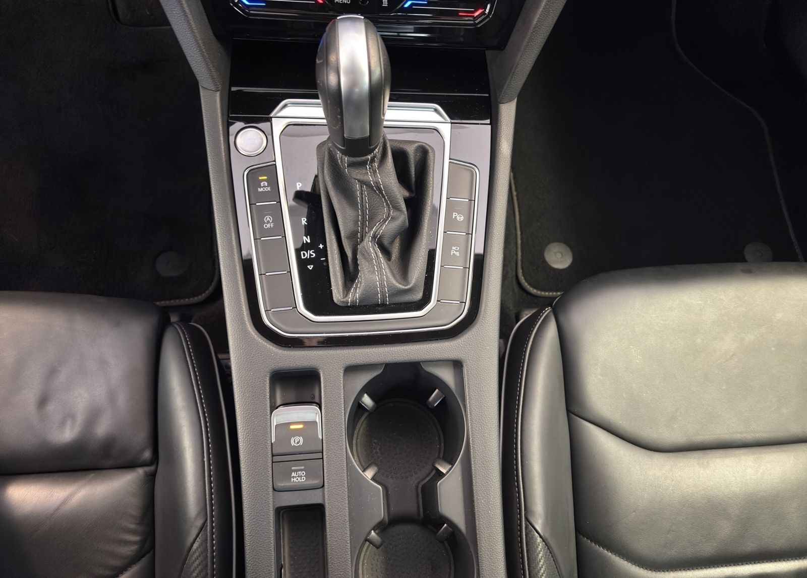 Volkswagen Arteon 2.0 TDI 4Motion R-Line +DSG+AHK+HARMAN+LM foto 12