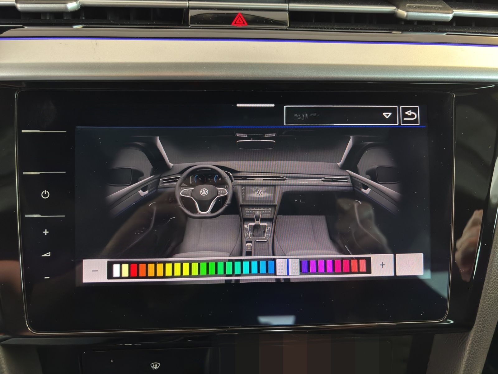 Volkswagen Arteon 2.0 TDI 4Motion R-Line +DSG+AHK+HARMAN+LM foto 25