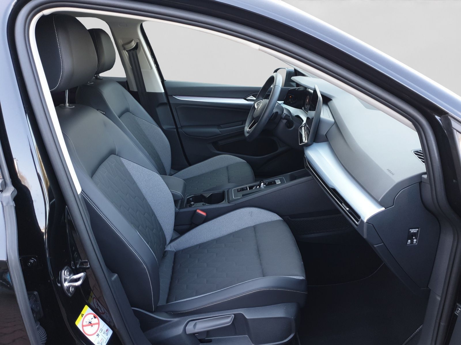 Volkswagen Golf 1.5 eTSI DSG GOAL LED KAMERA SITZHZ LM16 foto 4