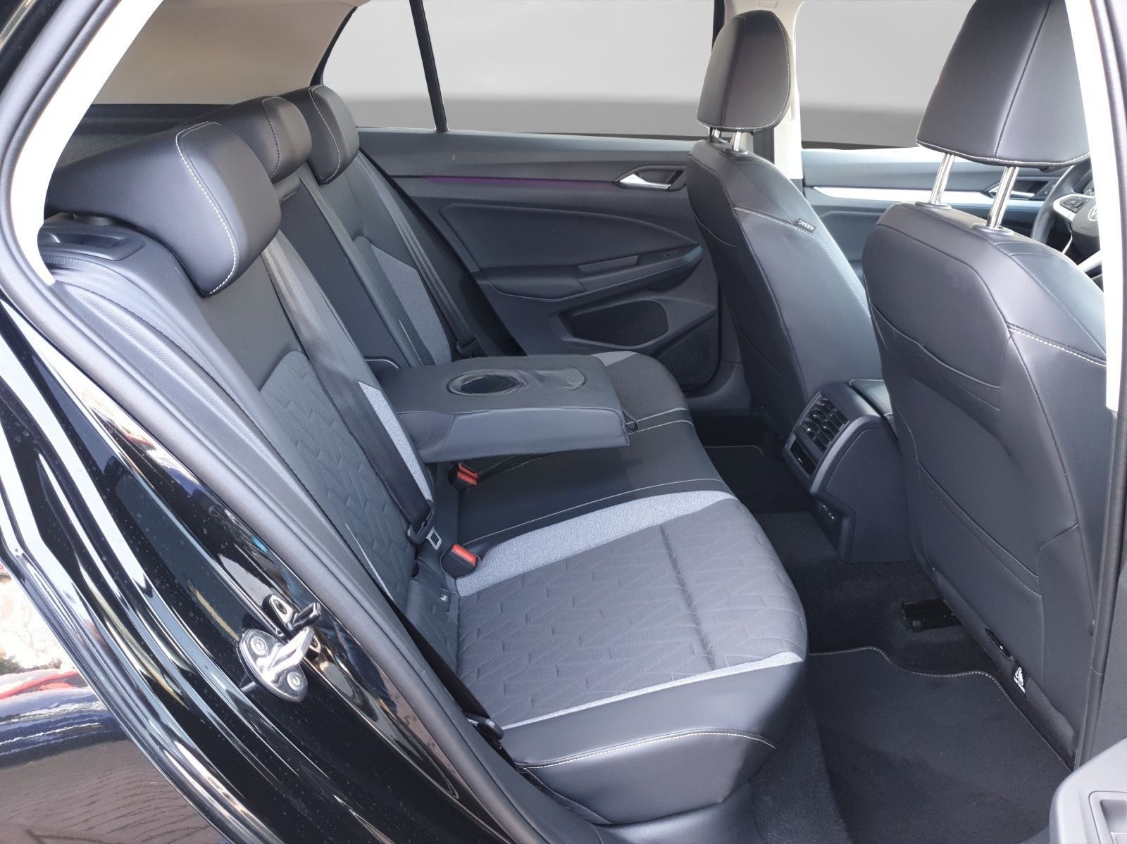 Volkswagen Golf 1.5 eTSI DSG GOAL LED KAMERA SITZHZ LM16 foto 6