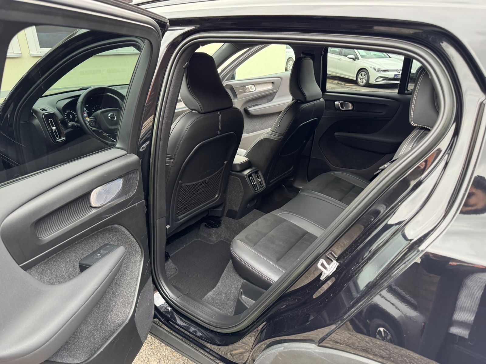 Volvo XC40 R Design 2WD PilotAssist/H&K/ foto 16