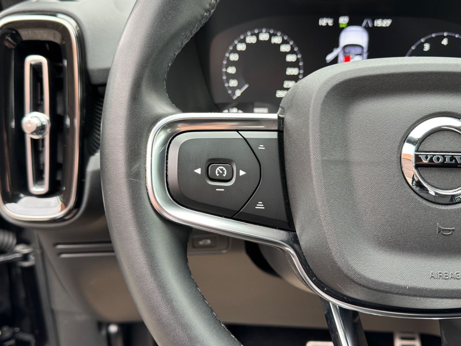 Volvo XC40 R Design 2WD PilotAssist/H&K/ foto 23