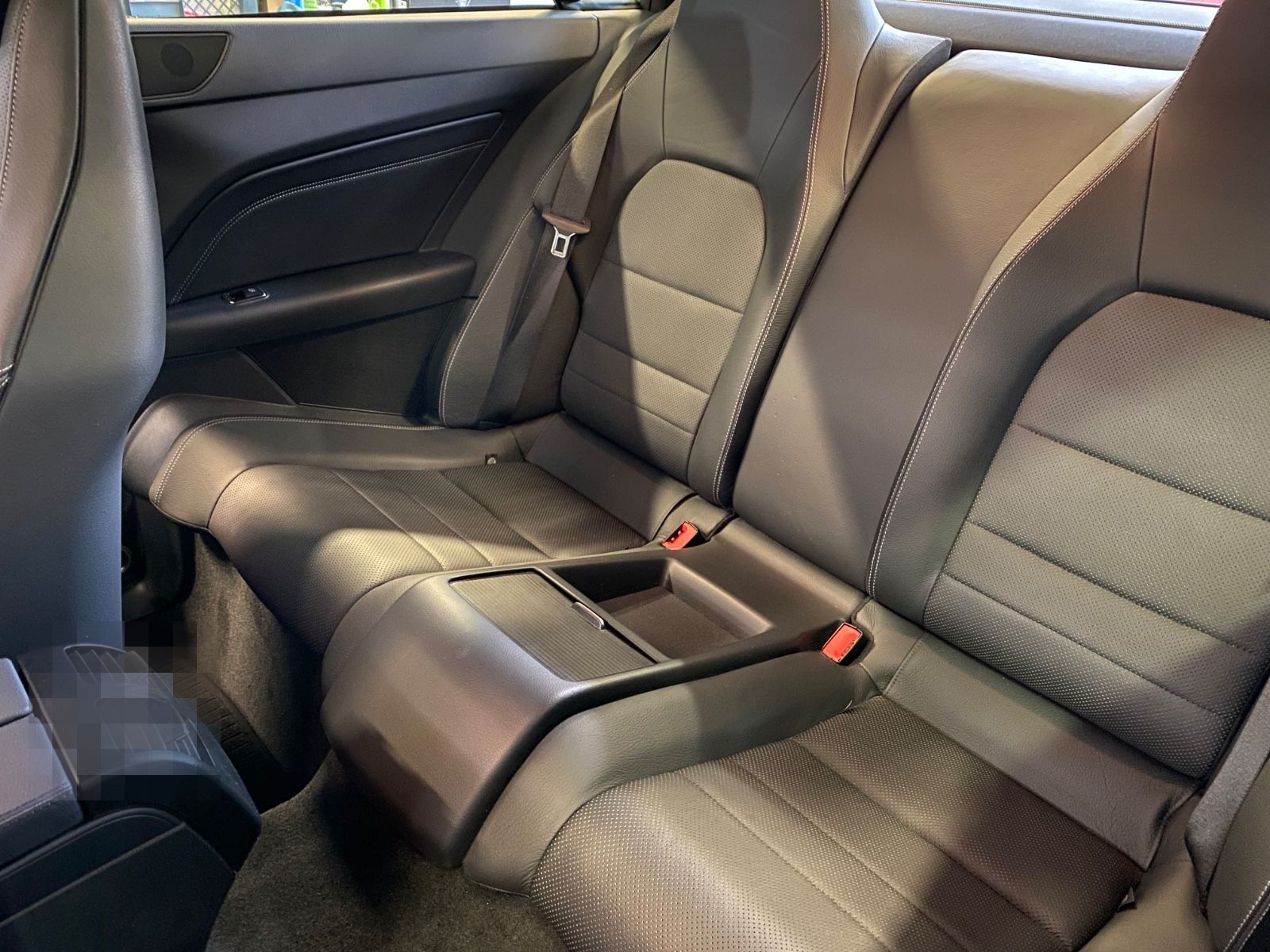 Mercedes-Benz E 220 Coupé BlueTEC AMG / Coupé foto 16