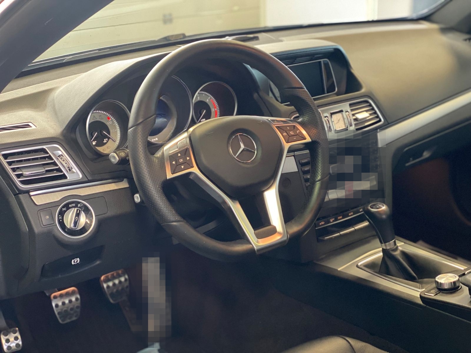 Mercedes-Benz E 220 Coupé BlueTEC AMG / Coupé foto 3