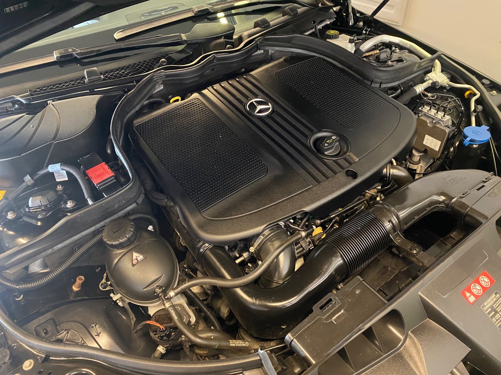 Mercedes-Benz E 220 Coupé BlueTEC AMG / Coupé foto 21