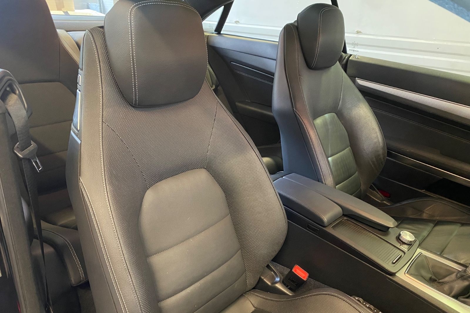 Mercedes-Benz E 220 Coupé BlueTEC AMG / Coupé foto 4