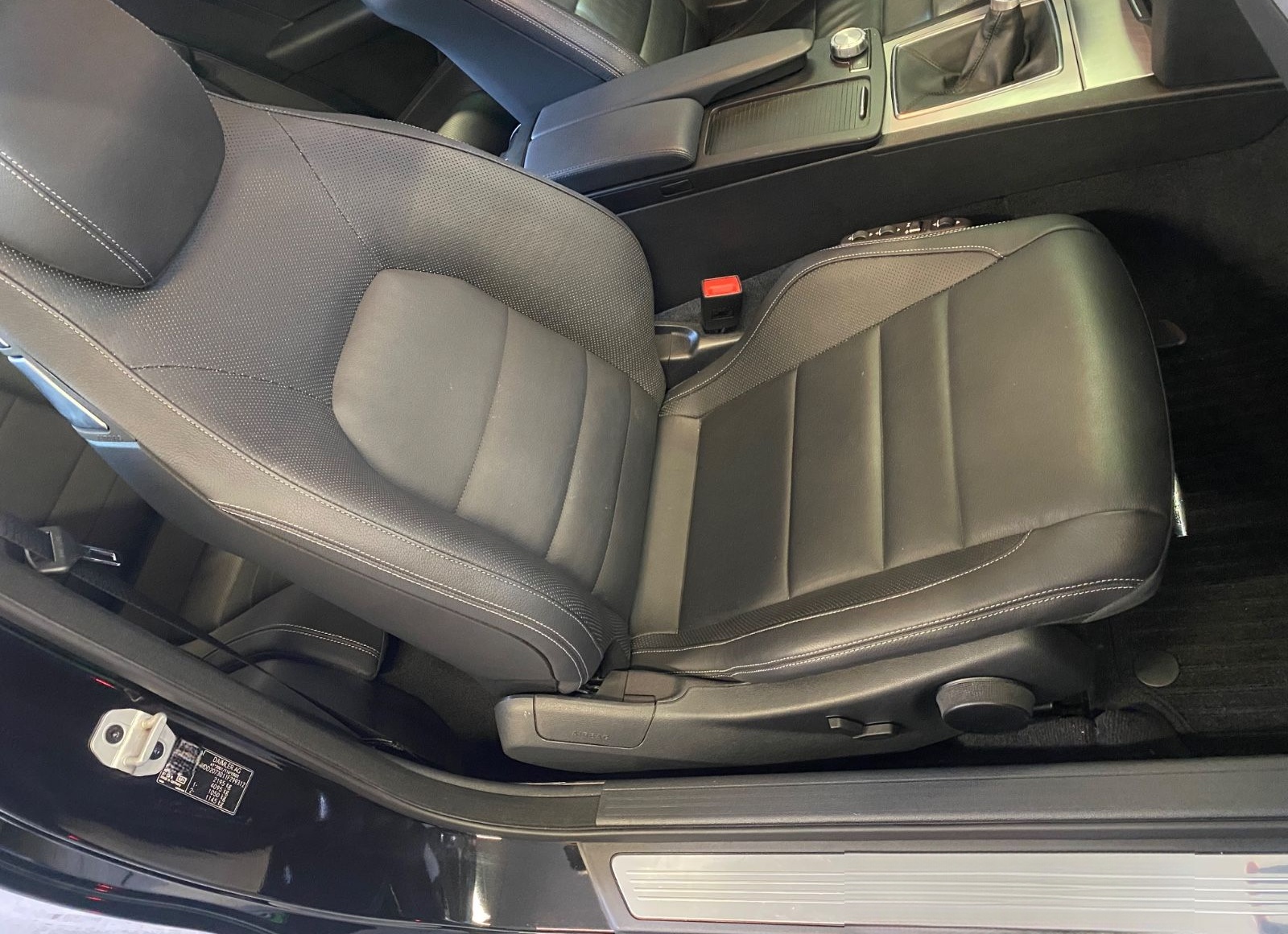 Mercedes-Benz E 220 Coupé BlueTEC AMG / Coupé foto 6