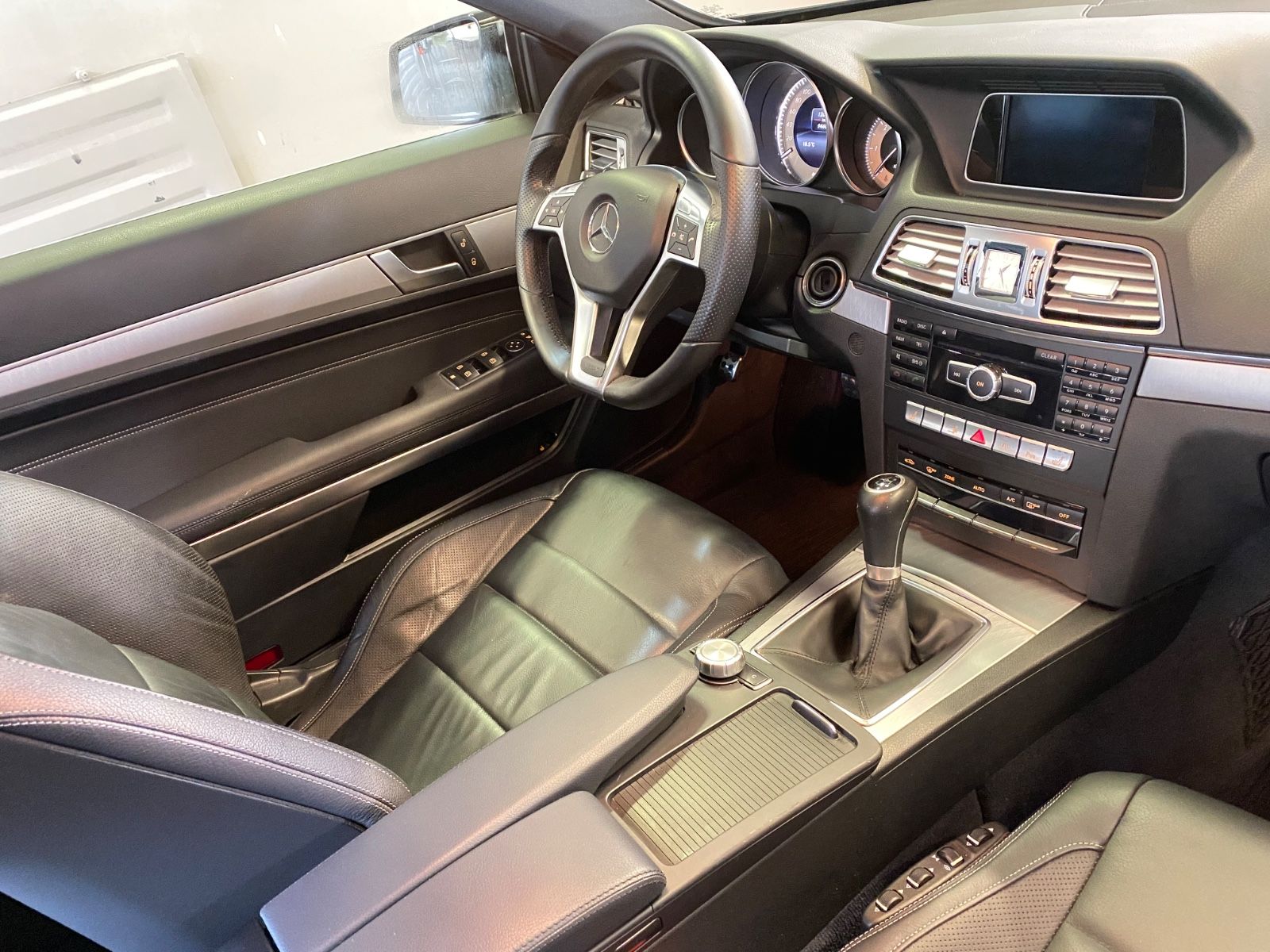 Mercedes-Benz E 220 Coupé BlueTEC AMG / Coupé foto 7