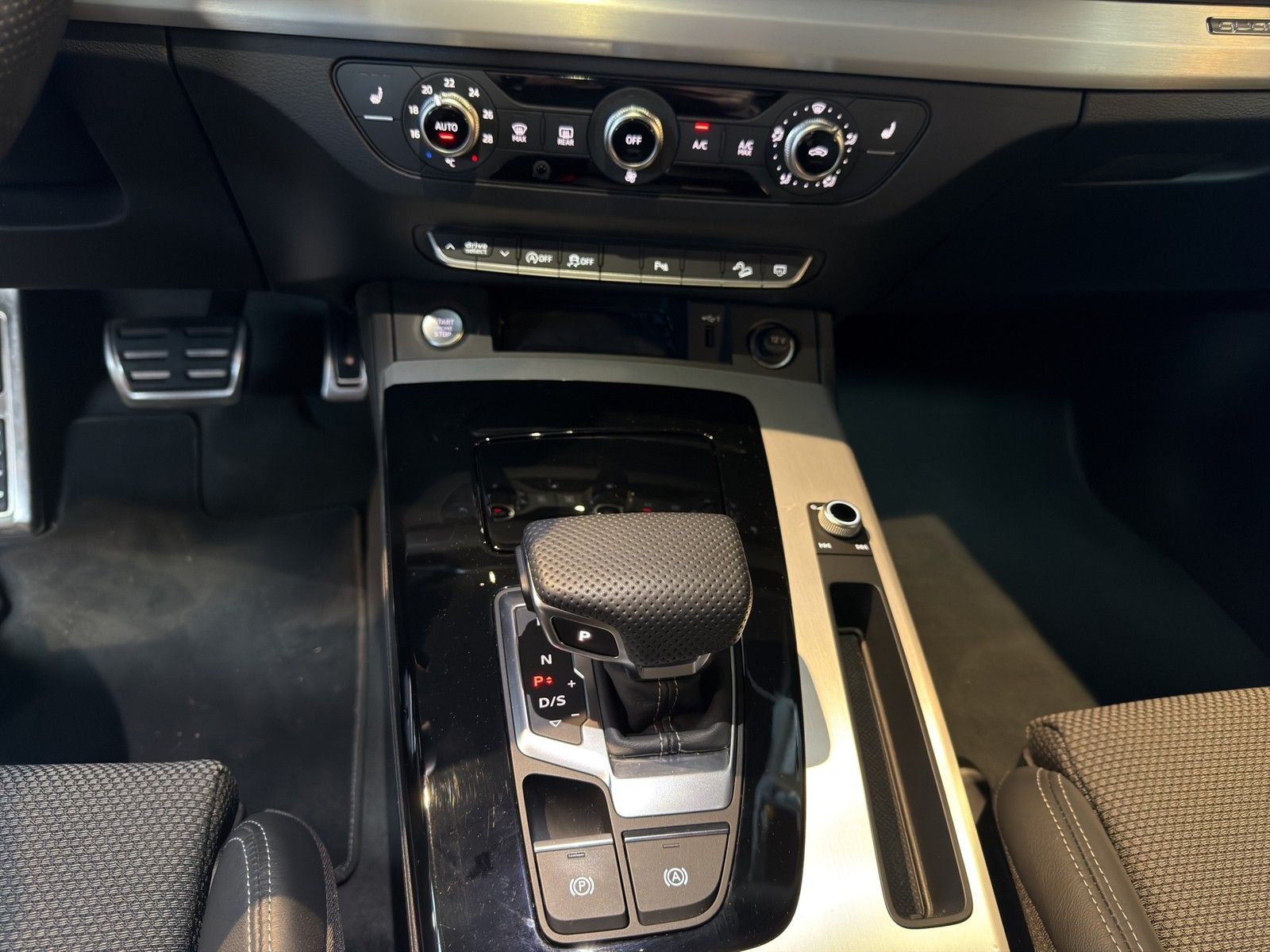 Audi Q5 Sportback S-Line Pano LED RFK AHK 40 TDI quat foto 15
