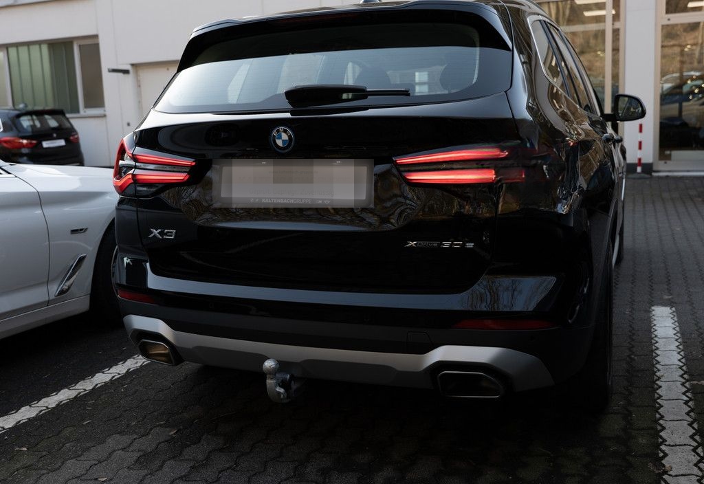 BMW X3 xDrive 30e FACEL. AHK 360° LED ACC W-LAN NAVI foto 5