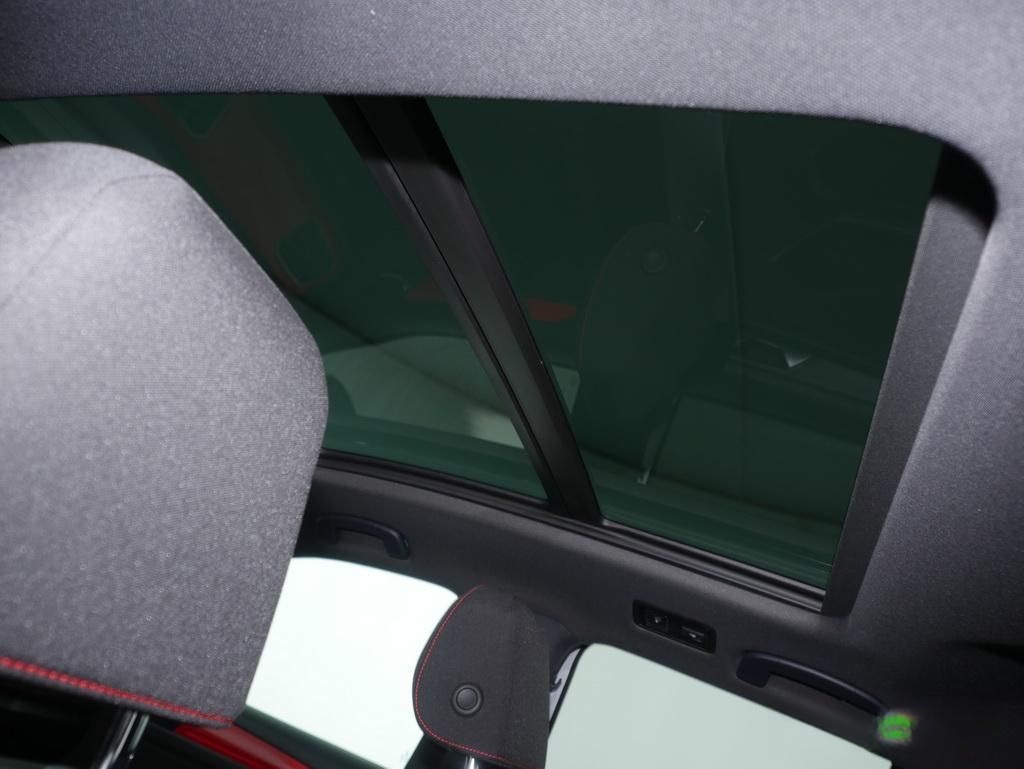 Volkswagen T-Roc 1.5 TSI Sport Navi/Pano/V-Cockpit/ACC/18" foto 8