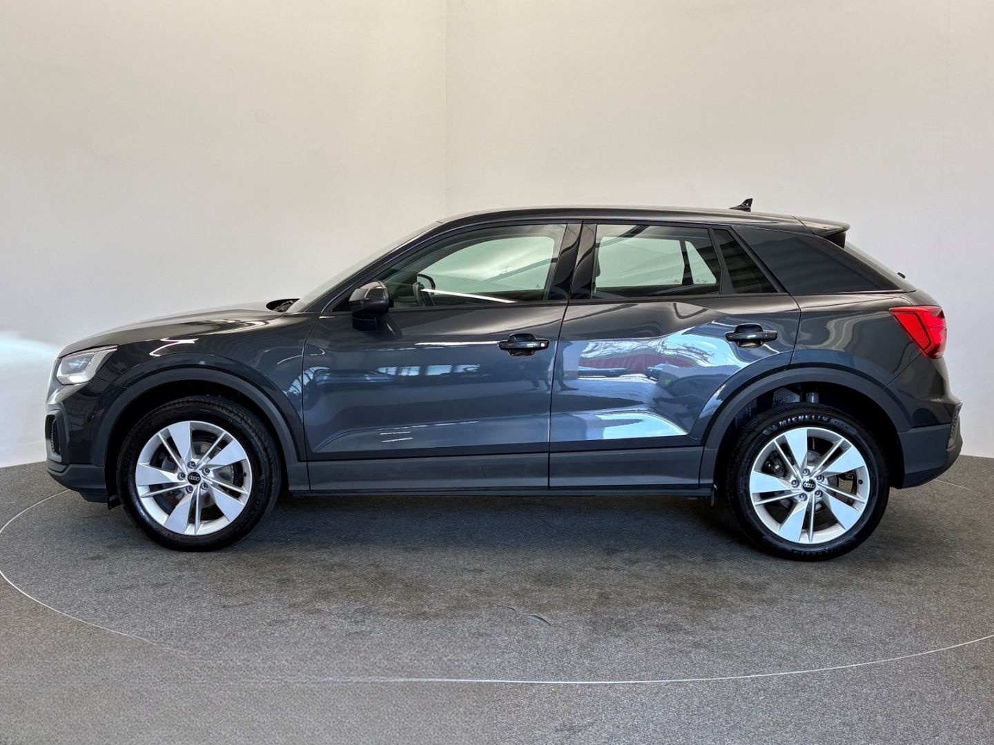 Audi Q2 35 TFSI LED KAMERA NAVI 18 PDC DAB foto 4