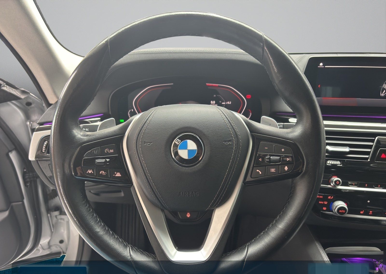 BMW 530i xDrive Touring Luxury Line Head-Up+StHz+ACC foto 12