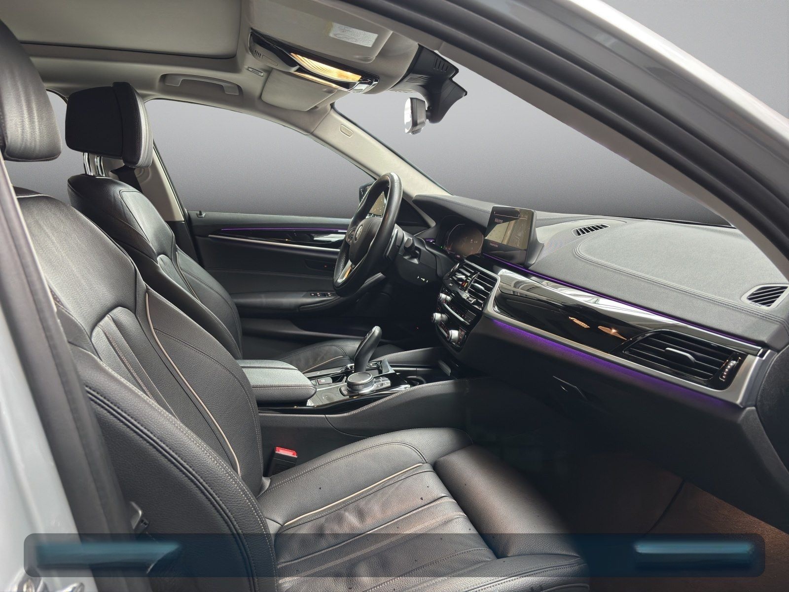 BMW 530i xDrive Touring Luxury Line Head-Up+StHz+ACC foto 18