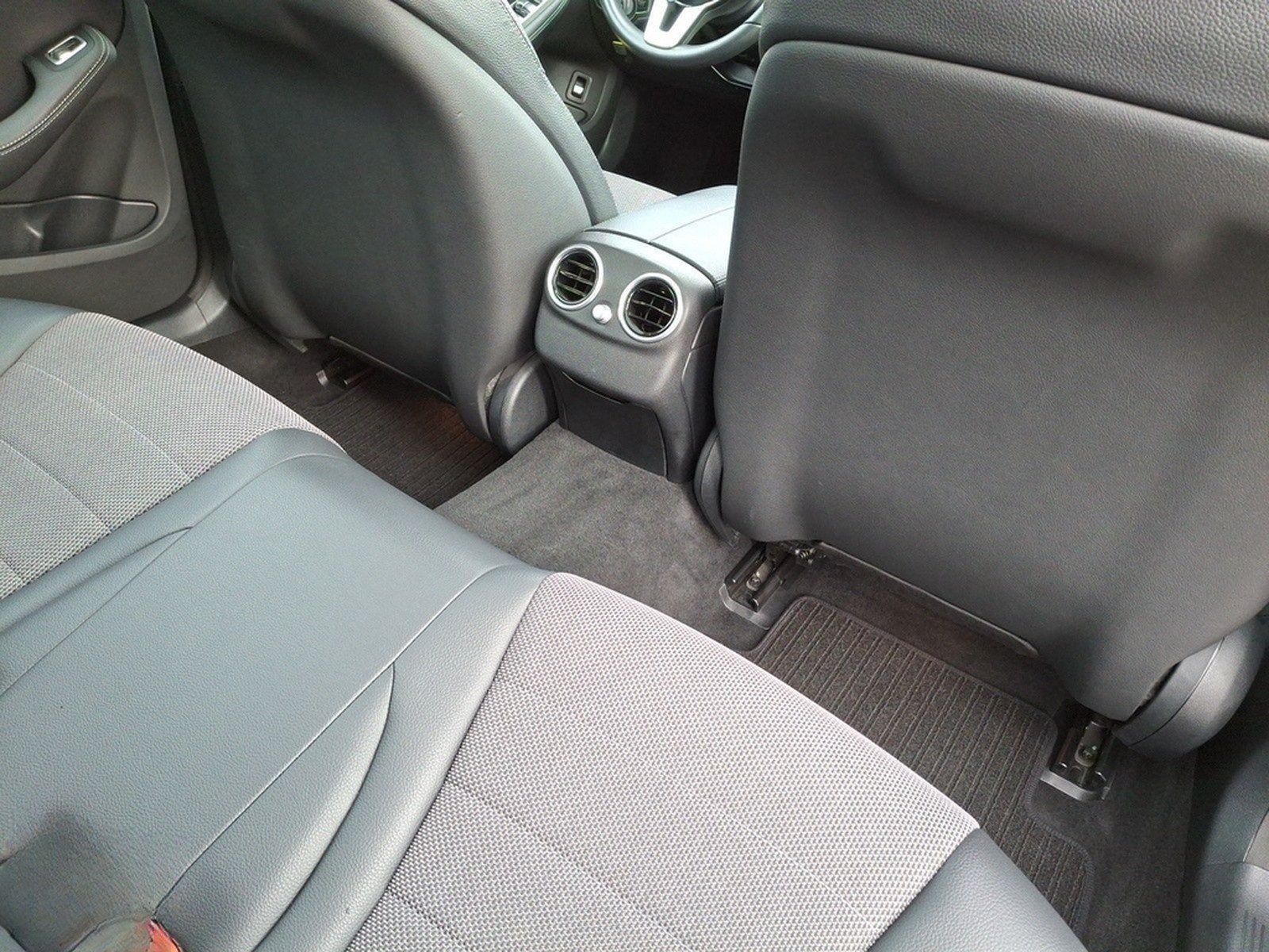 Mercedes-Benz C 180 T 9G-TRONIC Avantgarde foto 14