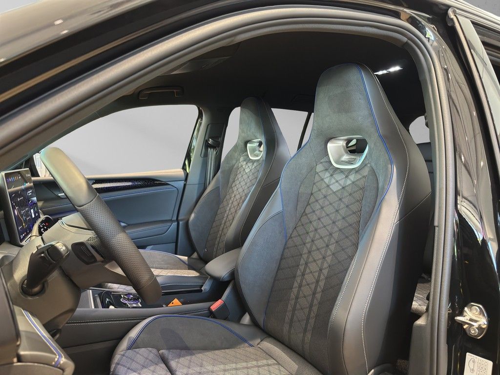 Volkswagen Tiguan R-Line 1,5 l eHybrid R-Line AHK-MATRIX-NA foto 13