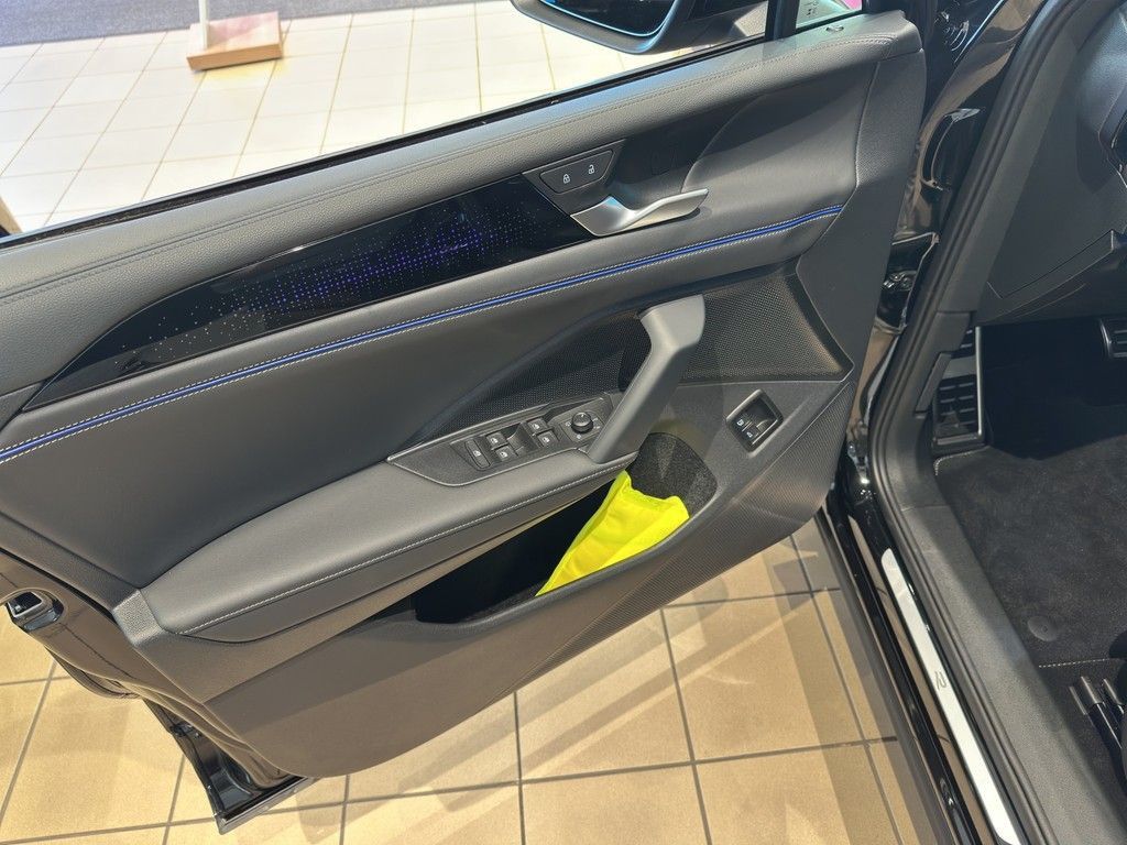 Volkswagen Tiguan R-Line 1,5 l eHybrid R-Line AHK-MATRIX-NA foto 10