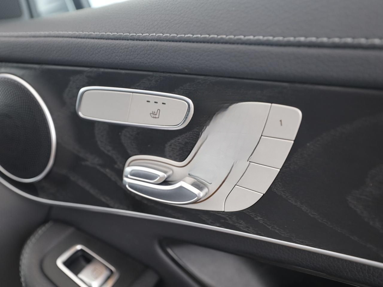 Mercedes-Benz GLC 220 d 4M Exclusive Pano AHK Airmatic 19 Zoll foto 18