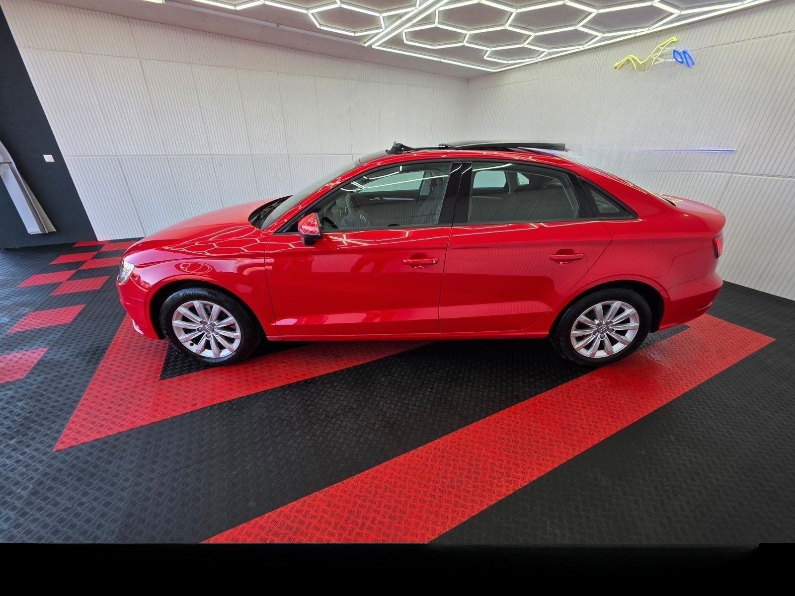 Audi A3 2.0 TDI Lim. quattro Xen Panorama Nur 39 TKM foto 2