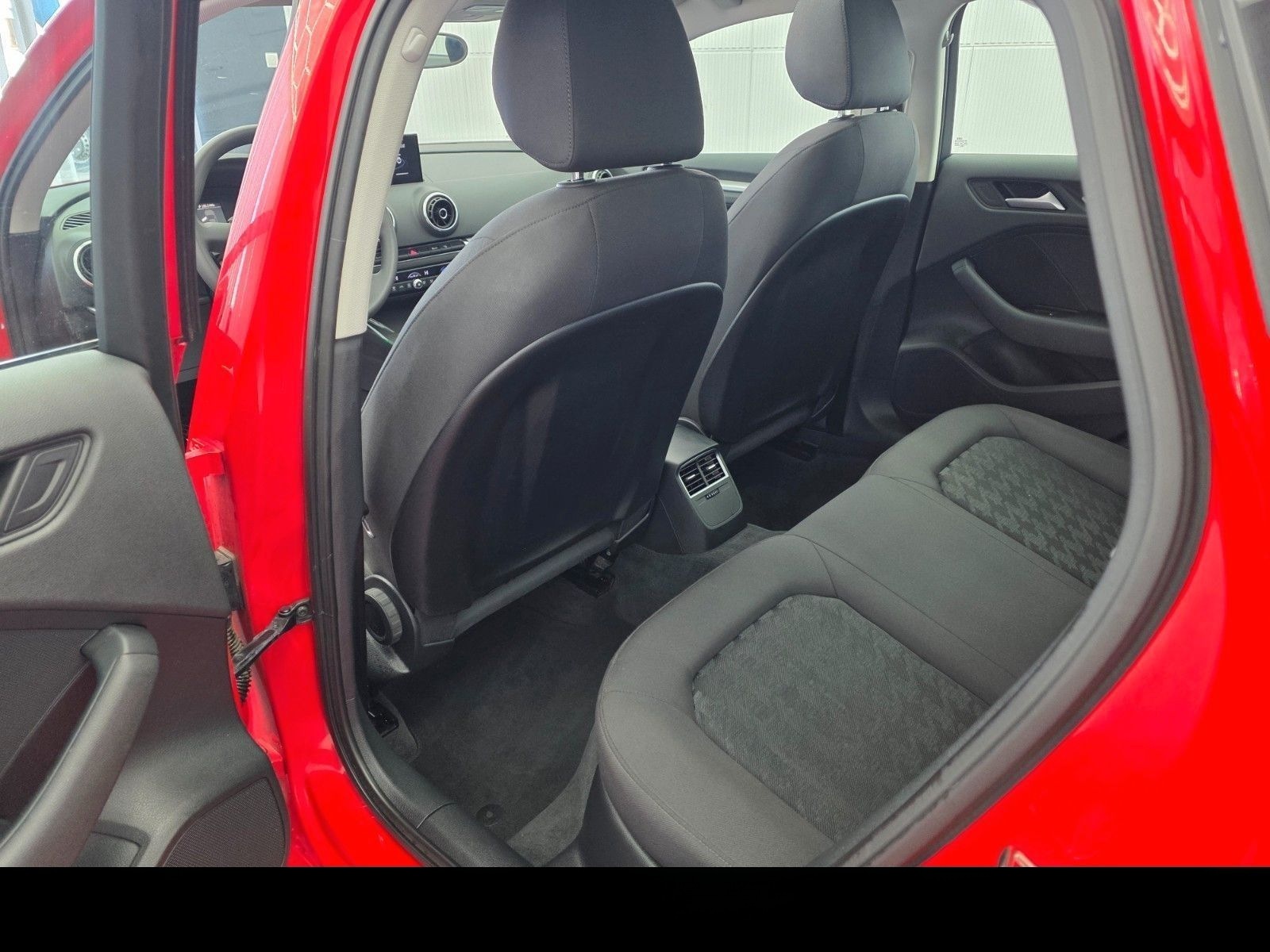 Audi A3 2.0 TDI Lim. quattro Xen Panorama Nur 39 TKM foto 15