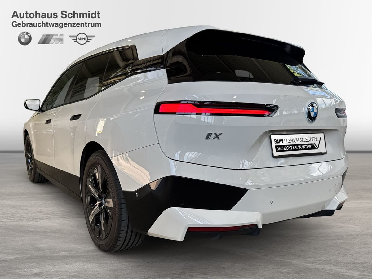 BMW iX xDrive50 Sportpaket 21 LC Prof. HUD H K AHK foto 3
