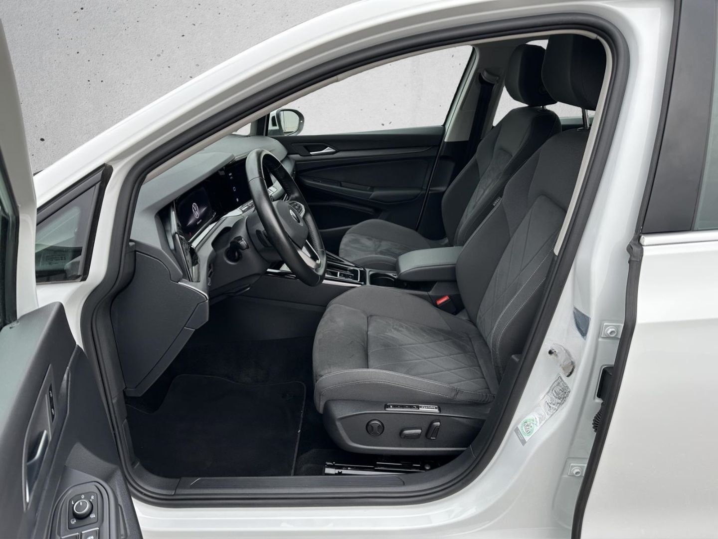 Volkswagen Golf Variant VIII Style 2.0 TSI DSG*Navi *LED* foto 13