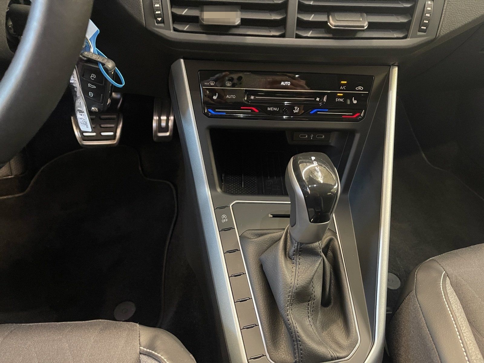 Volkswagen Polo VI 1.0 TSI Goal ACC AHK AUT Kam. Navi LED foto 14
