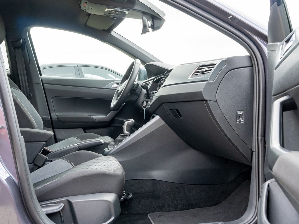 Volkswagen Taigo R-Line 1,5 l TSI DSG AHK ACC MATRIX-LED BT foto 3