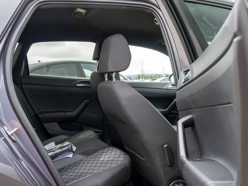 Volkswagen Taigo R-Line 1,5 l TSI DSG AHK ACC MATRIX-LED BT foto 6