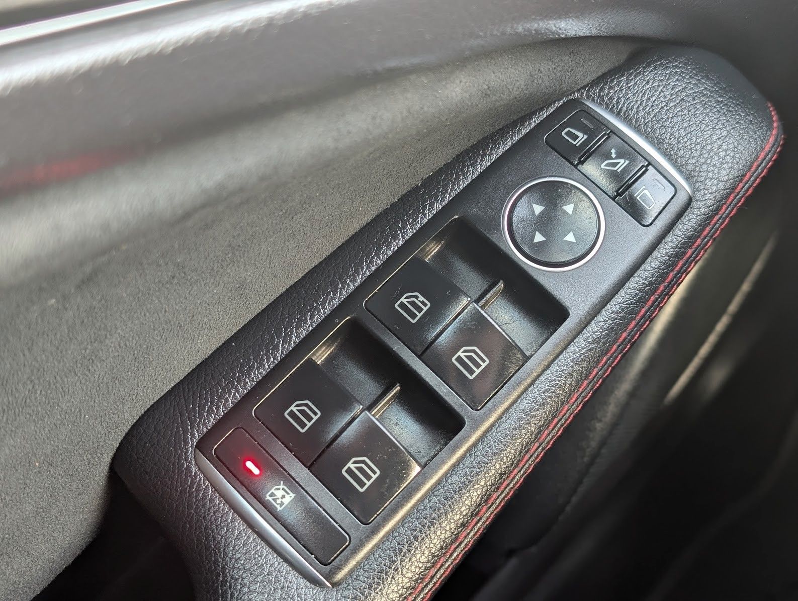 Mercedes-Benz GLA 180 AMG Line. LED. NAVI. Kamera. Keyless foto 18