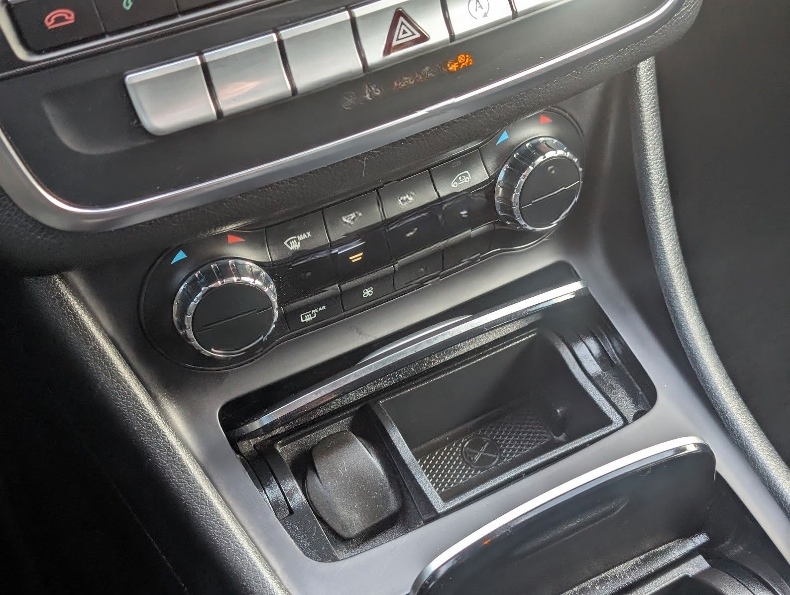 Mercedes-Benz GLA 180 AMG Line. LED. NAVI. Kamera. Keyless foto 25