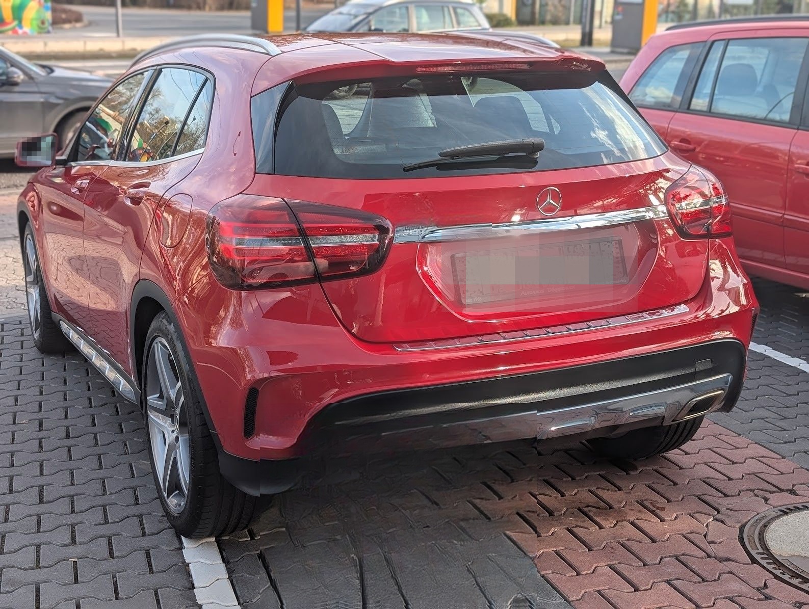 Mercedes-Benz GLA 180 AMG Line. LED. NAVI. Kamera. Keyless foto 8