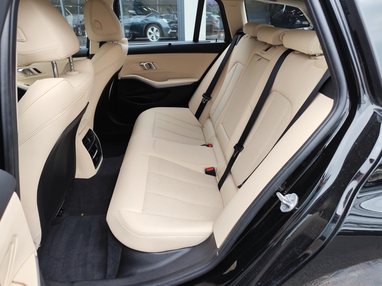 BMW 318 I Touring * Leder Sportsitze* Carplay* foto 11