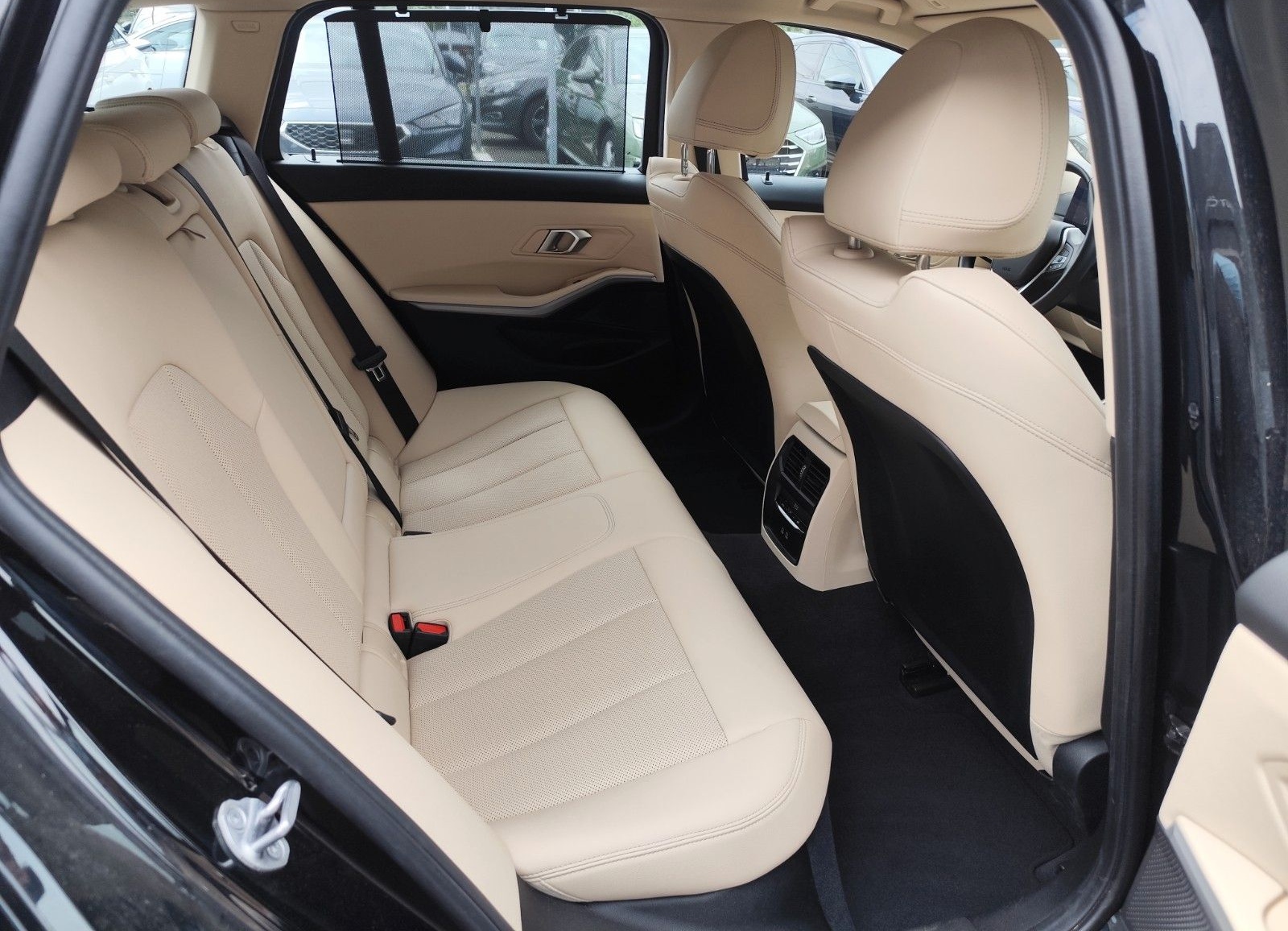 BMW 318 I Touring * Leder Sportsitze* Carplay* foto 10