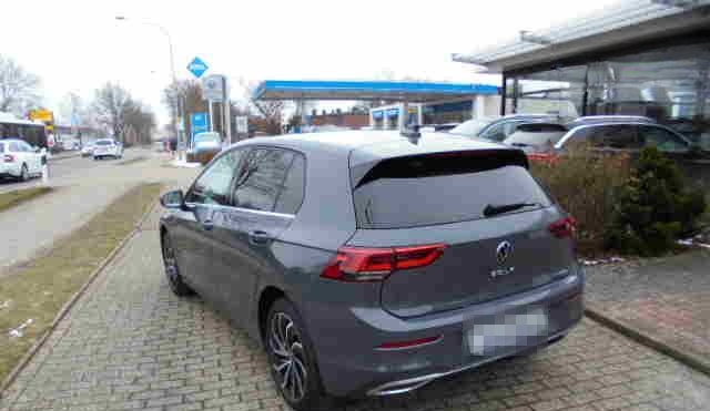 Volkswagen Golf 1.4 eHybrid DSG Style, AHK,Navi,Kamera,ACC foto 4