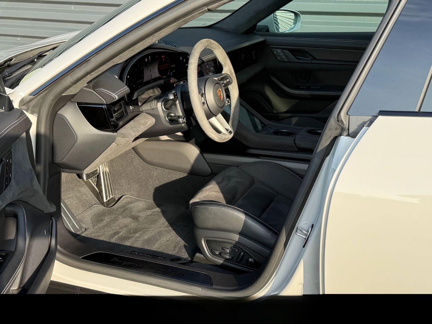 Porsche Taycan GTS*NACHTSICHT*BEIFAHRERDISPL*HINTERACHSL foto 4