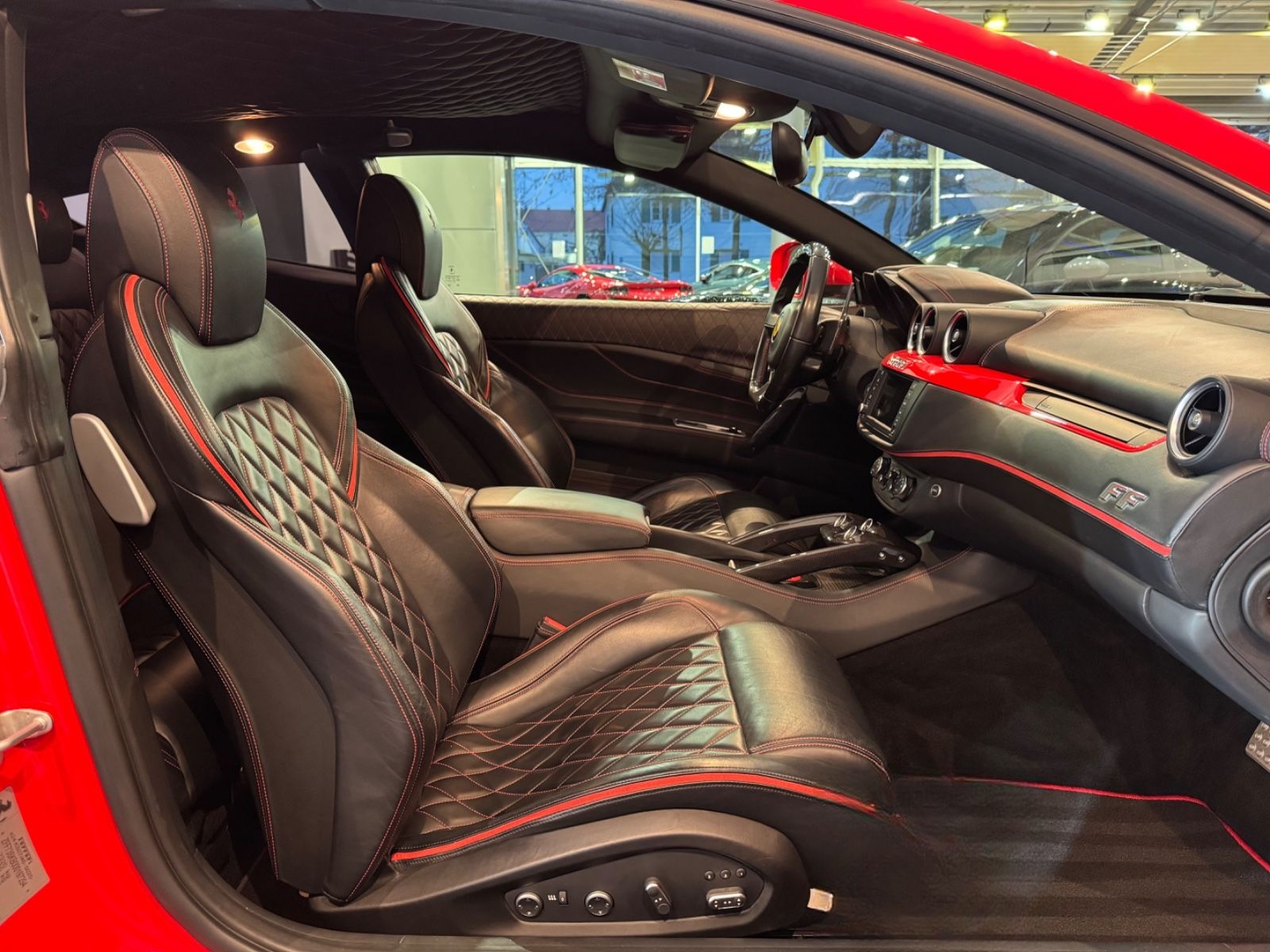 Ferrari FF 6,3 V12 4x4 *CARBON/SPORT/LEDER/LIFT* foto 15