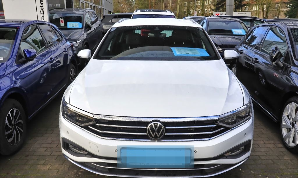 Volkswagen Passat Variant 2.0 TDI Elegance Navi Matrix AHK foto 2