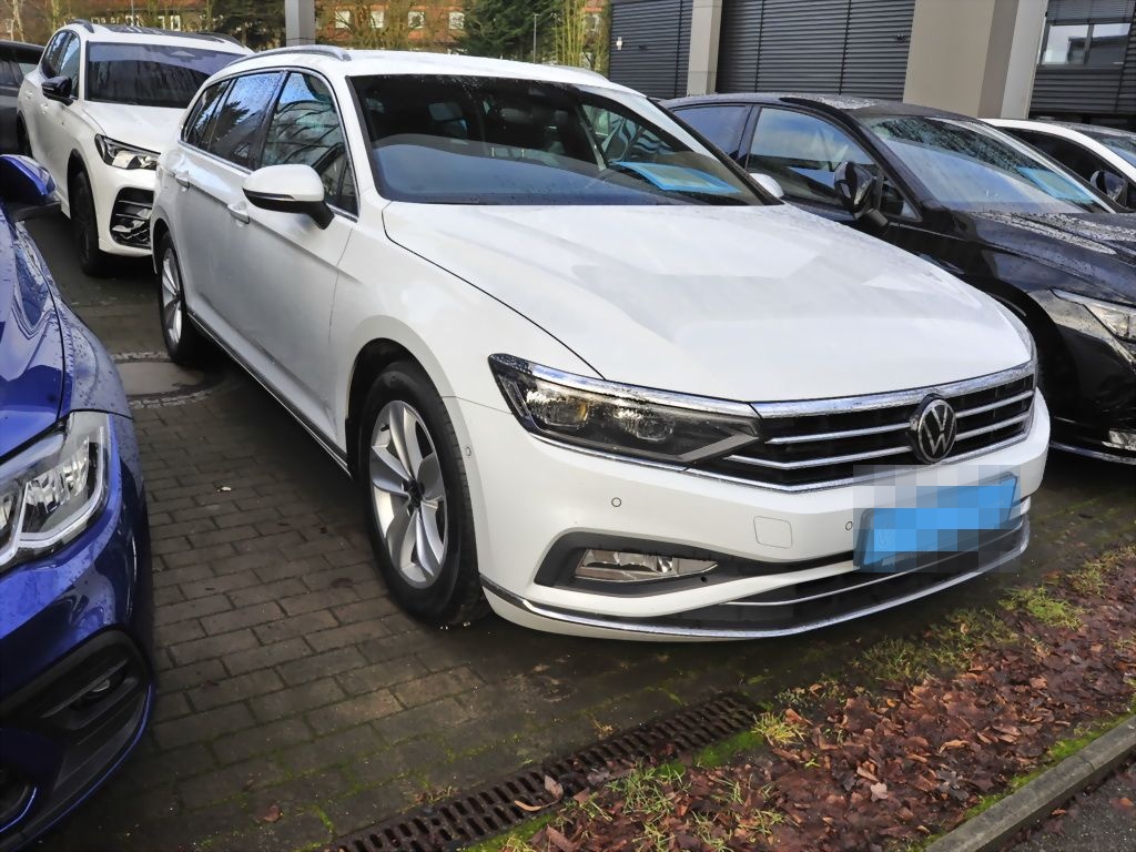 Volkswagen Passat Variant 2.0 TDI Elegance Navi Matrix AHK foto 3
