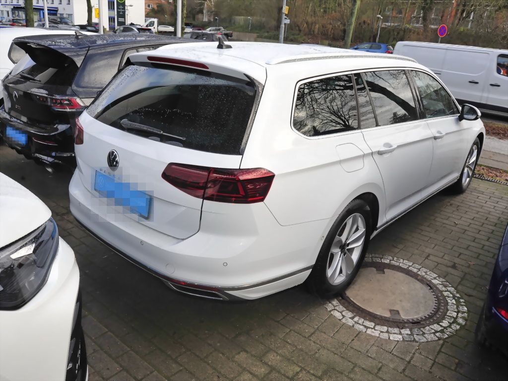 Volkswagen Passat Variant 2.0 TDI Elegance Navi Matrix AHK foto 4