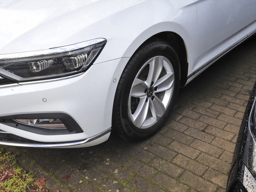 Volkswagen Passat Variant 2.0 TDI Elegance Navi Matrix AHK foto 5