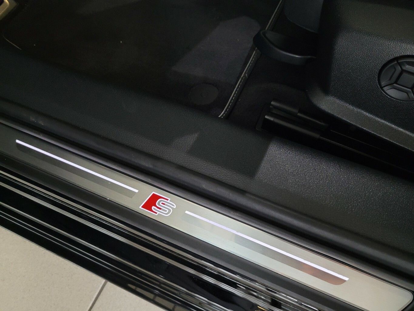 Audi A6 quattro sport*2x S line*AHK*20-Zoll foto 23